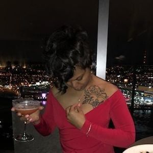 Meet your Posher, Marissa